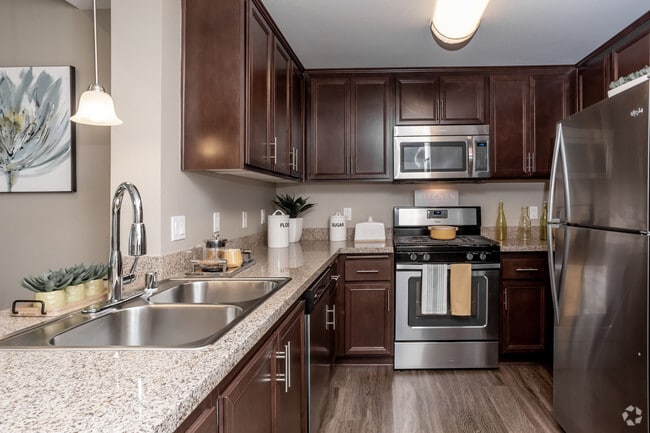 2BR, 2BA - 1108 SF
