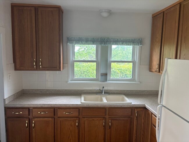 Photo - 10 N Greenleaf St