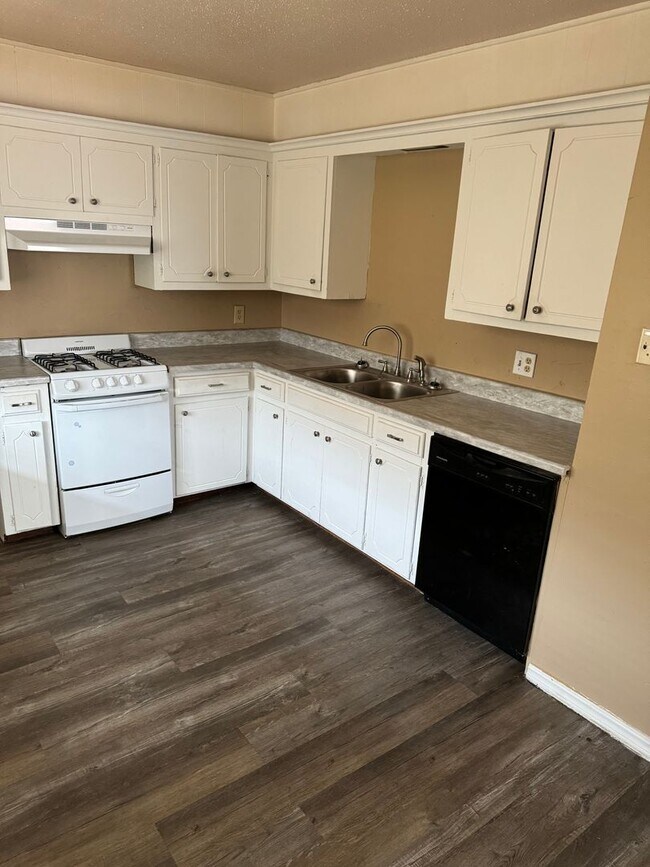 816-818 Russell Cr