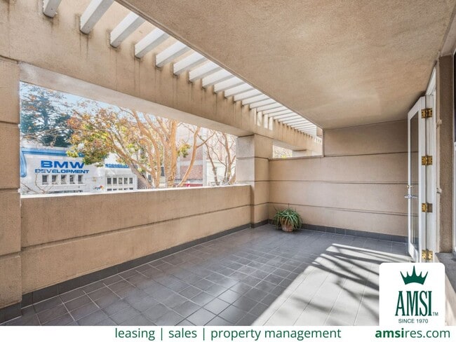 Building Photo - Russian Hill Studio with Expansive Private Balcony, Dedicated Parking + Exceptional Storage Unit 205