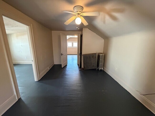 Photo - 868 Aberdeen St