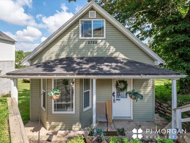Building Photo - South Omaha Charm Rental