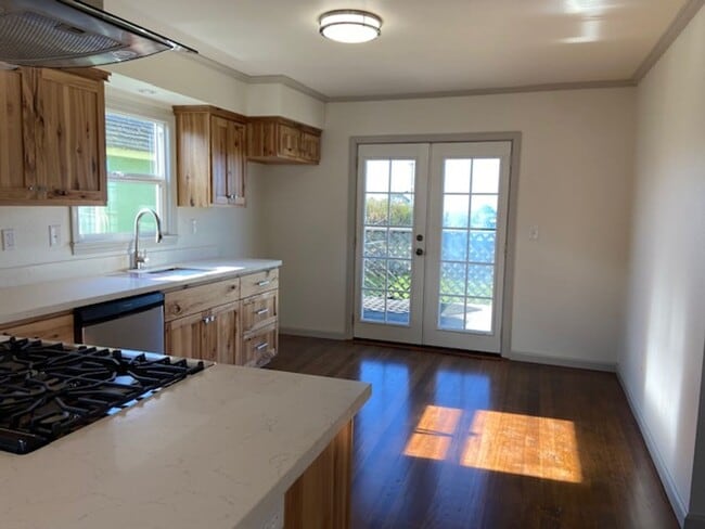 Photo - Beautifully done, 2/1 house in Eureka