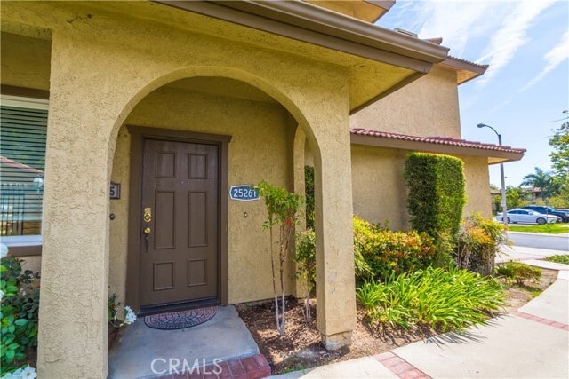 25261 Tanoak Ln