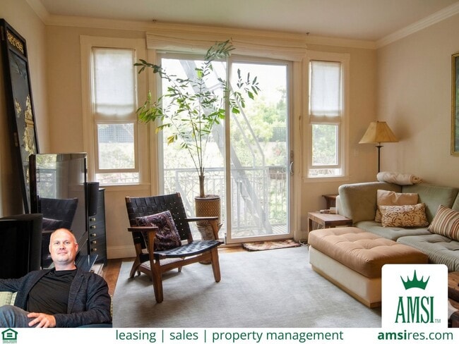 Building Photo - Cozy and spacious 3br condo in Presidio Heights