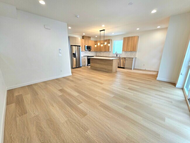 Photo - 922 16th Ave