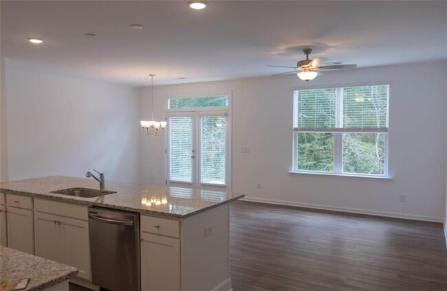 Photo - 2000 Rosemary Park Ln