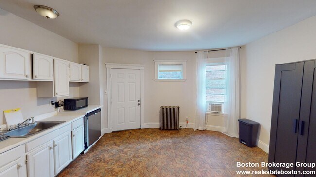 Photo - 692 Columbia Rd Unidad 1