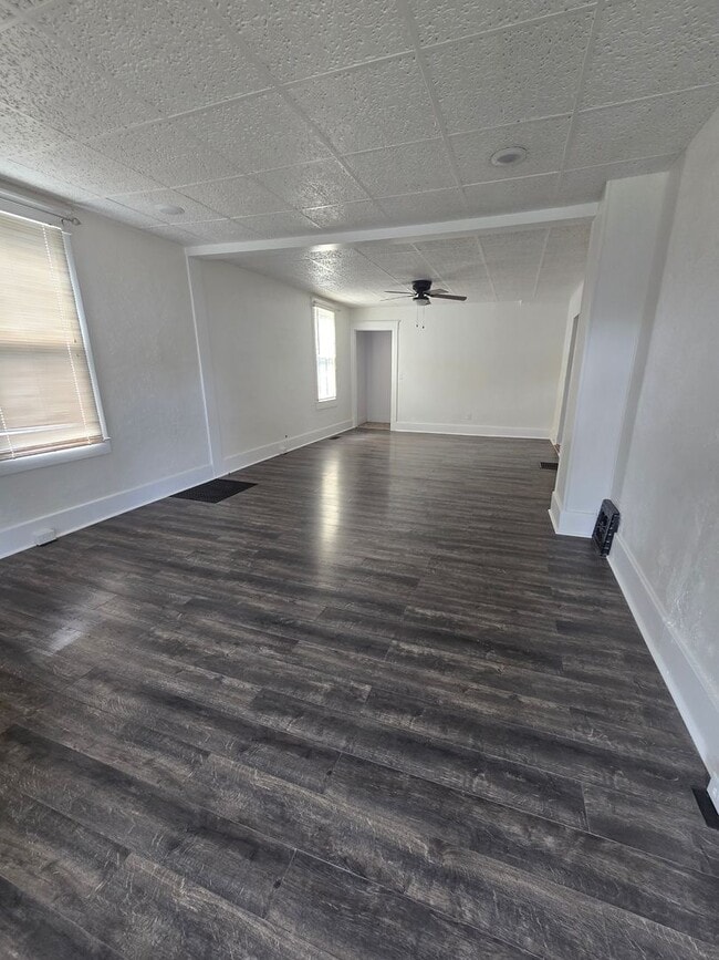 Photo - 703 Taylor St