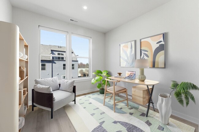 Photo - 2136 Glacier Rd