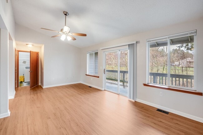 Photo - Beautiful 5 Bed, 3 Bath Rental Home in Sherwood!