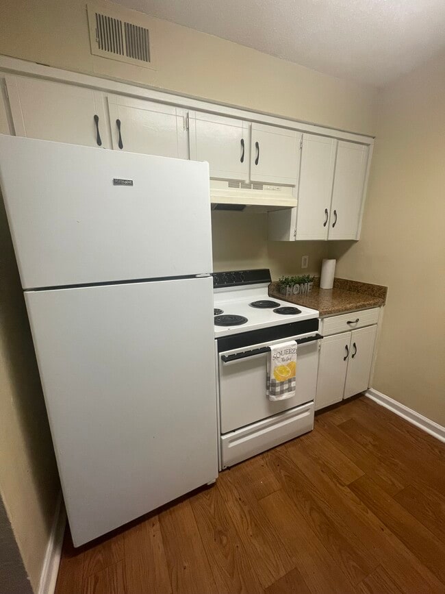 Cocina - Clover Leaf Apartment Homes