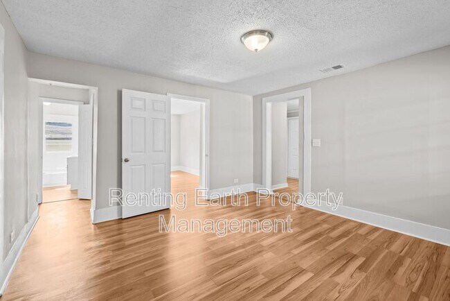 Photo - 2313 20th St N