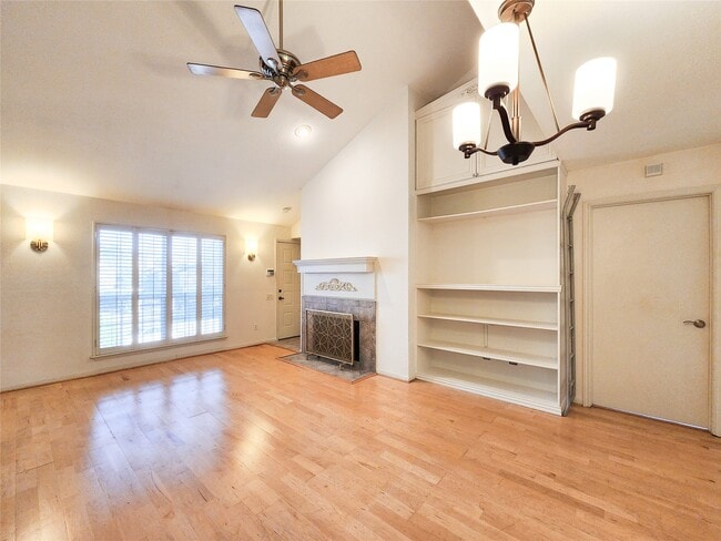 Photo - 1860 White Oak Dr Unit 236