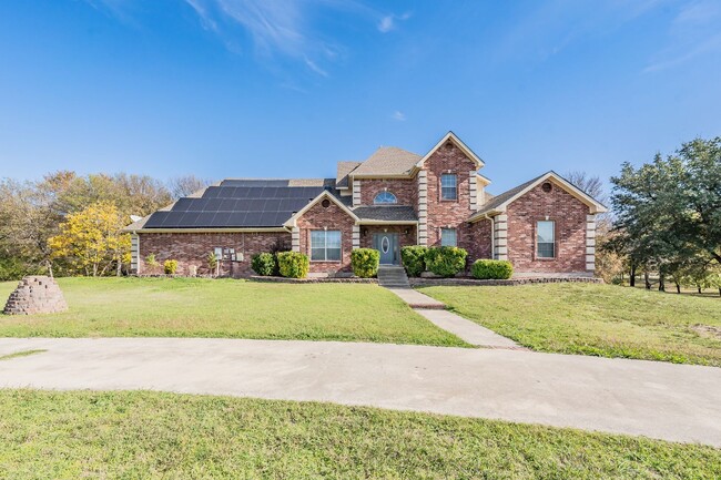 Building Photo - Spacious 5 Bedroom Home with Walk-Out Base...