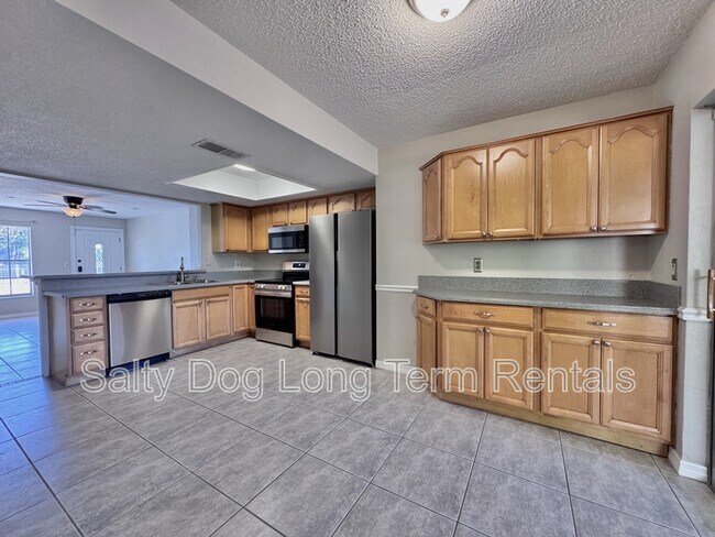 Photo - 1702 Carolina Ave