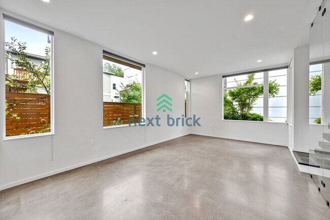 Photo - A beautiful 3 bed and 2 bathroom house for...