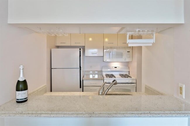 Photo - 4 Martine Ave Unit 412