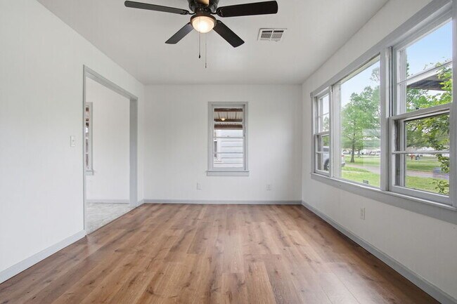 Photo - 2228 NE 23rd St