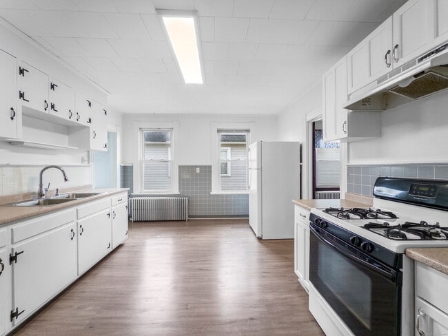 Photo - 634 High St Unit 2