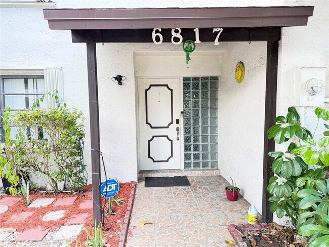 Photo - 6817 SW 40th St Unit 4-H