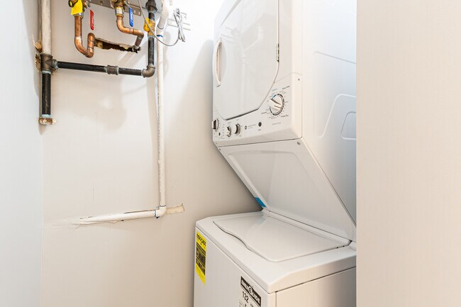 Photo - 1624 W Beach Ave Unit 1R