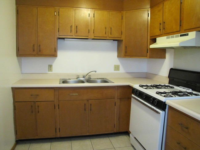 Building Photo - 4 Williamsburg Ct Unit C Rental