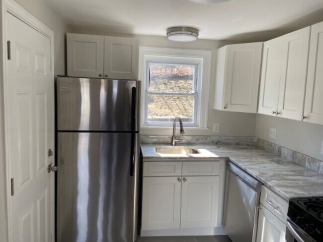 Photo - 10 Bateman St Apartment Unit 1