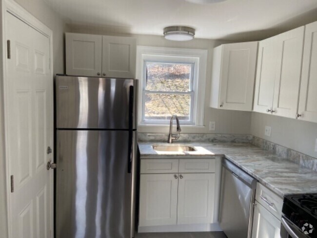 Building Photo - 10 Bateman St Unit 1 Rental