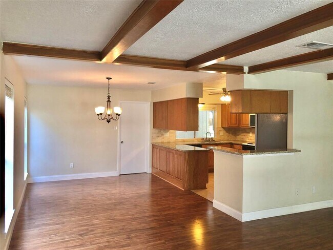 Photo - 15315 Meadow Village Dr