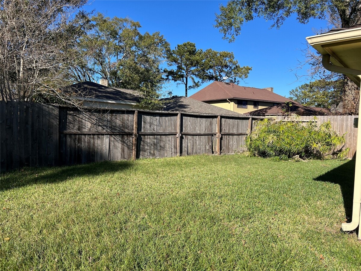 Photo - 14734 Charlmont Dr