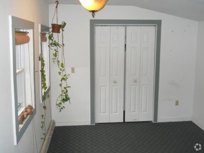 Building Photo - 127 N. Winooski Ave Unit #1 Rental