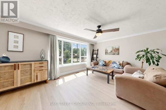Photo - 55 Baybrook Crescent