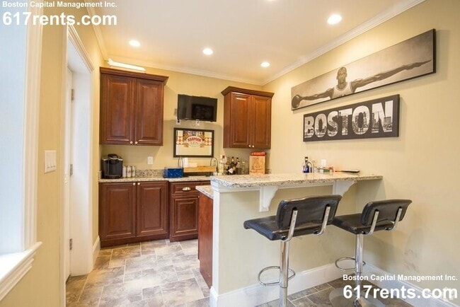 Building Photo - 8 Gates St Unit 1 Rental