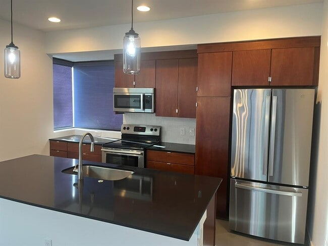 Photo - 1105 Altum St