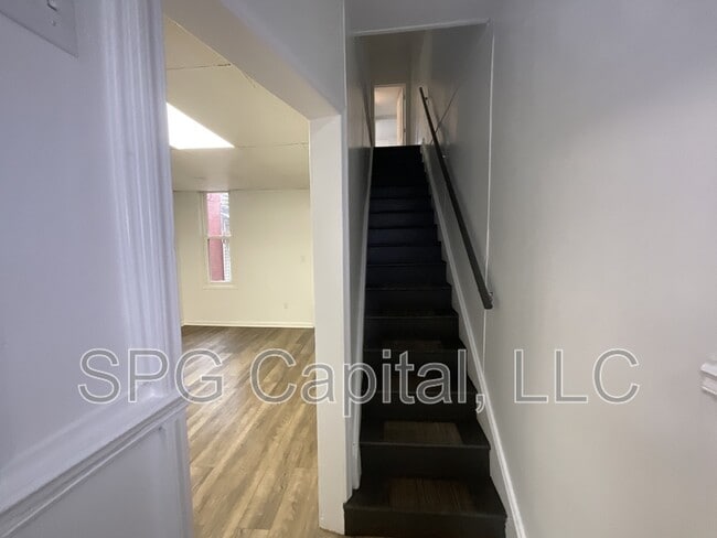 Photo - 119 W Jackson St