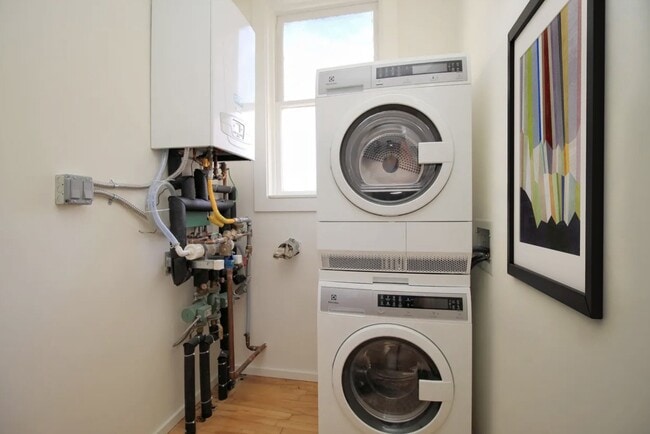Photo - 254 Ritch St