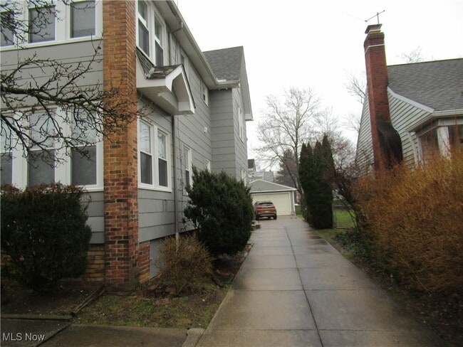 Photo - 1343 Churchill Rd