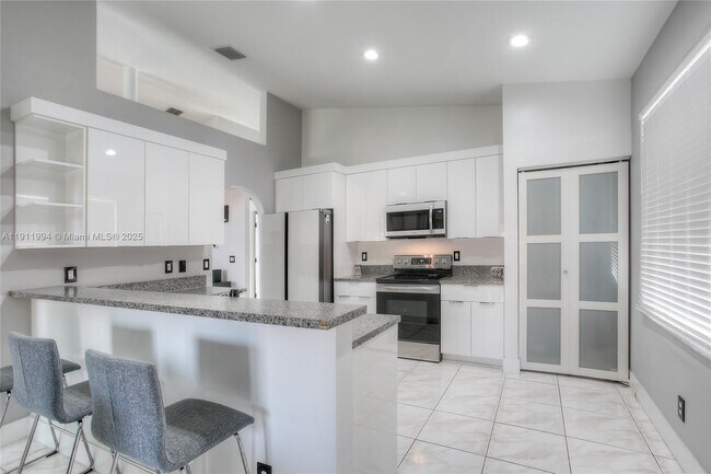 Photo - 11611 SW 10th Ct