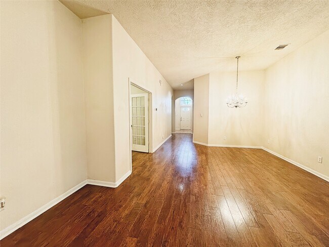 Photo - 13306 Southpoint Ln