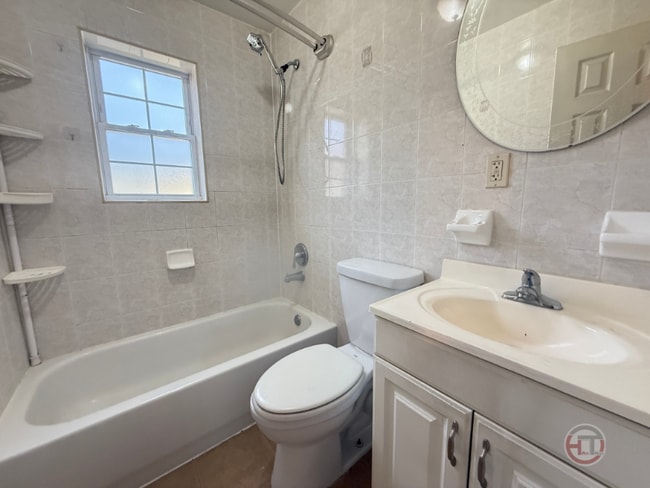 Photo - 1561 Mayflower Ave