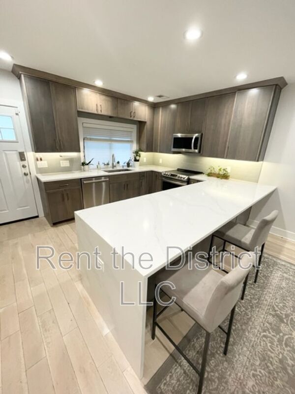 Photo - 1316 Staples St NE