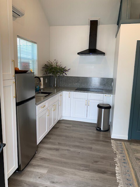 Photo - 710 Twin Oaks St