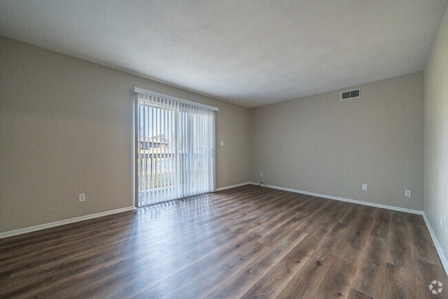 2BR, 1BA - 900SF - Living Room