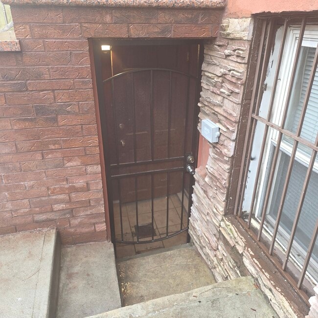 Building Photo - 20 Jardine Pl