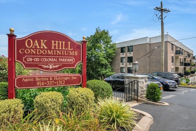Building Photo - 128 Colonial Pkwy Unit 2F