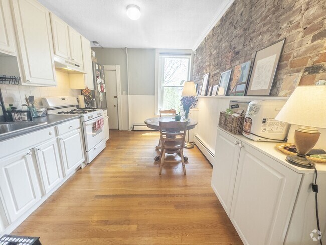 Building Photo - 148 Berkshire St Unit 6 Rental