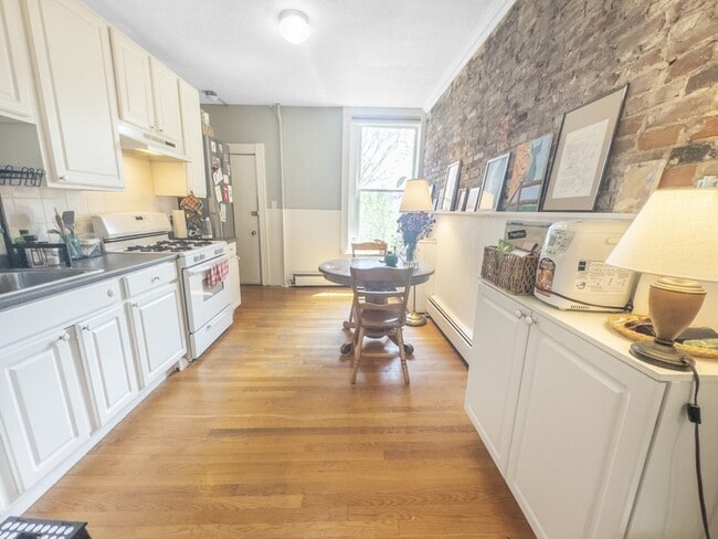 Photo - 148 Berkshire St Rental