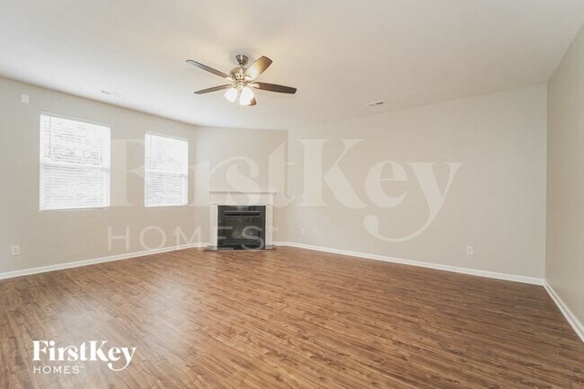 7302 Lamplighter Close Dr