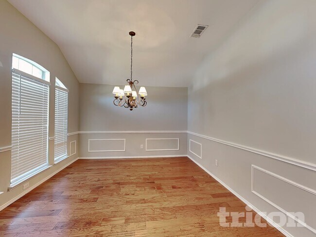 Photo - 4702 Valleyview Dr